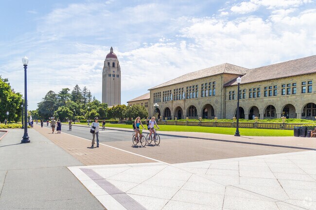 Menlo Oaks residents can ride bikes to Stanford and enjoy amazing views.