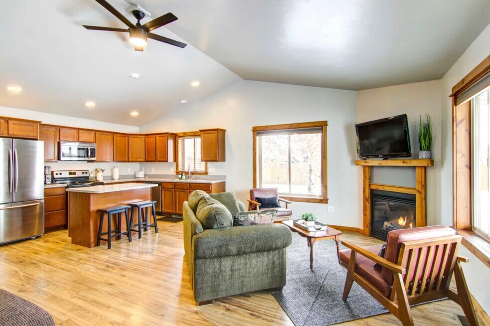 91 E Rosebud Ave unit A, Belgrade, MT 59714 - photo 1