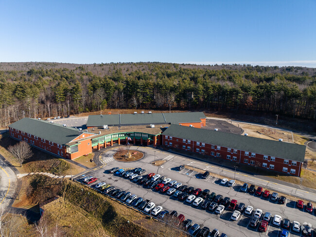 Mountain View Middle School in Goffstown, NH serves grades 6-8.