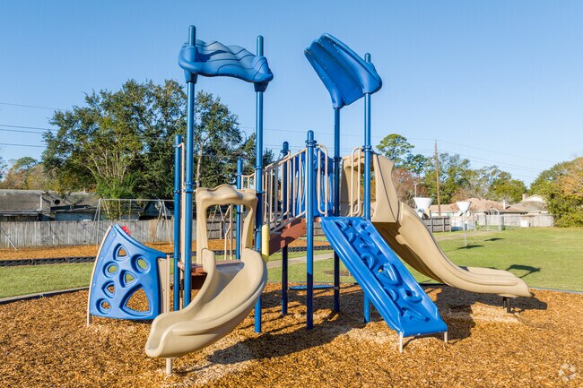 Pearl M. Hirsch Elementary School offers a harmonious blend of cultures.