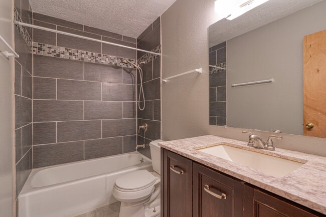 11912 Indian School Rd NE unit 8, Albuquerque, NM 87112 - photo 5