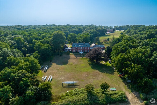 The Knox School School in Nissequogue is Long Island's oldest coed boarding and day school.