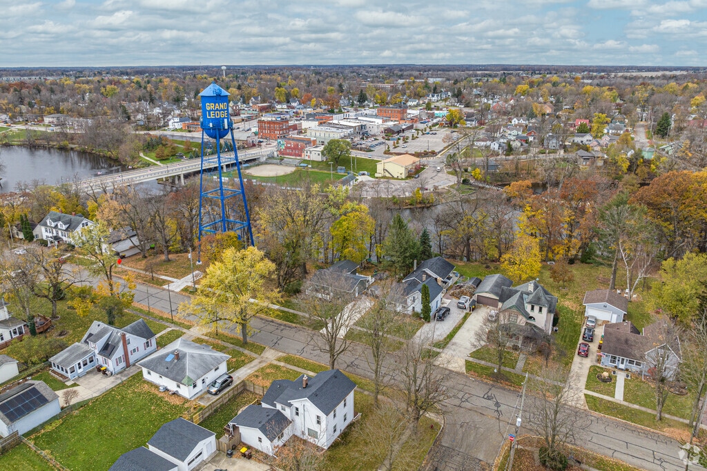 855 W Jefferson St Unit 131, Grand Ledge, MI 48837 MLS 11357047