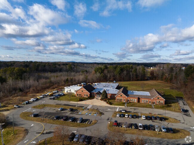 Moose Hill School in Derry, NH offers programs from PreK to Kindergarten.