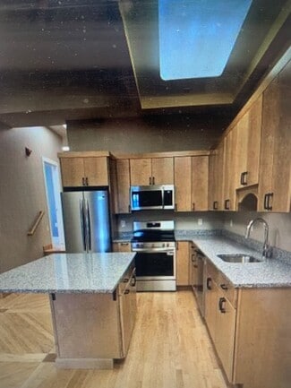 140 Main St Unit 3, Northampton, MA 01060