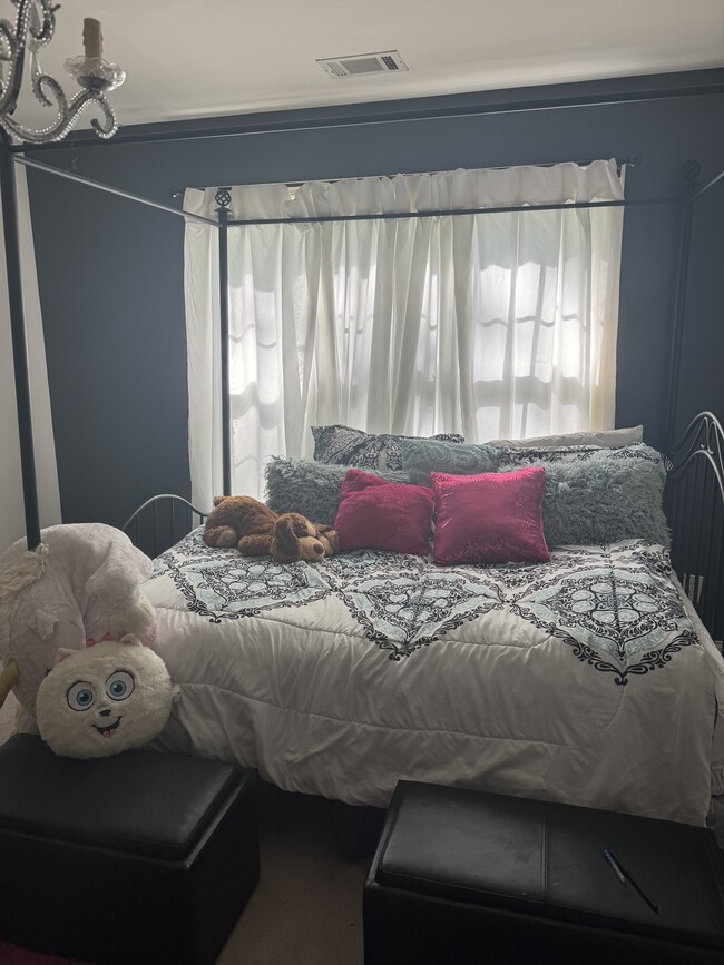 Girls bedroom