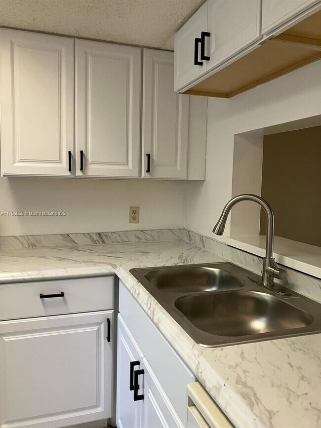 5200 NW 31st Ave, Fort Lauderdale, FL 33309