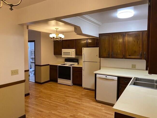 1425 Manville Rd unit 4, Woonsocket, RI 02895 - photo 2