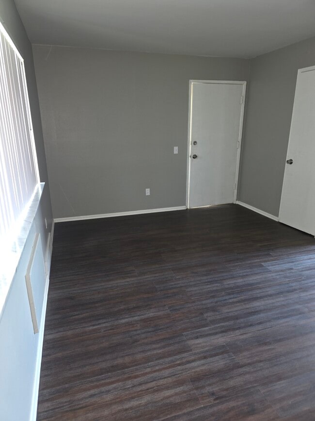 5421 Bermuda Dr unit A.  1st  Flr., Saint Louis, MO 63121 - photo 7