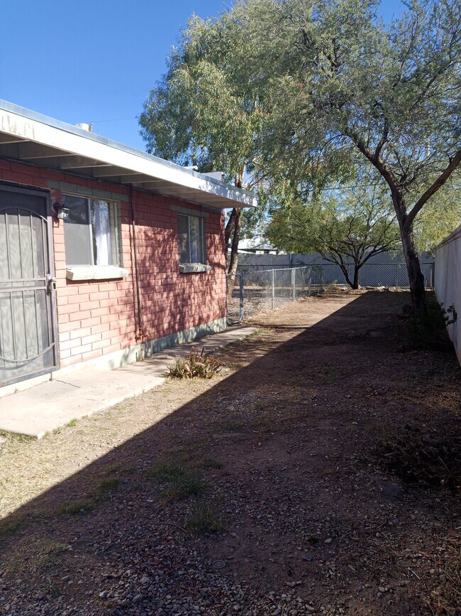 244 N Westmoreland Ave, Tucson, AZ 85745 - photo 4