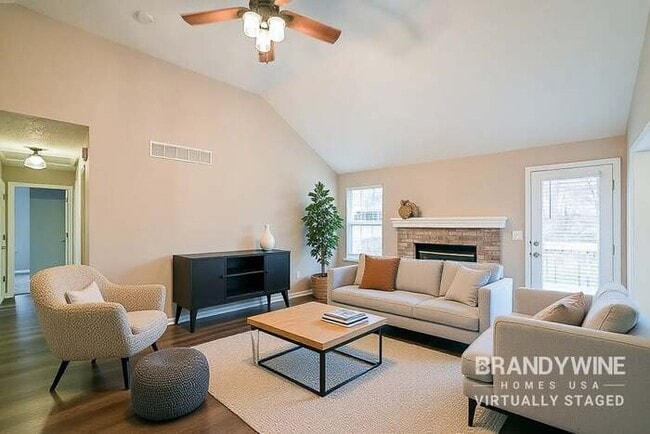 914 SW Foxtail Dr, Grain Valley, MO 64029 - photo 3