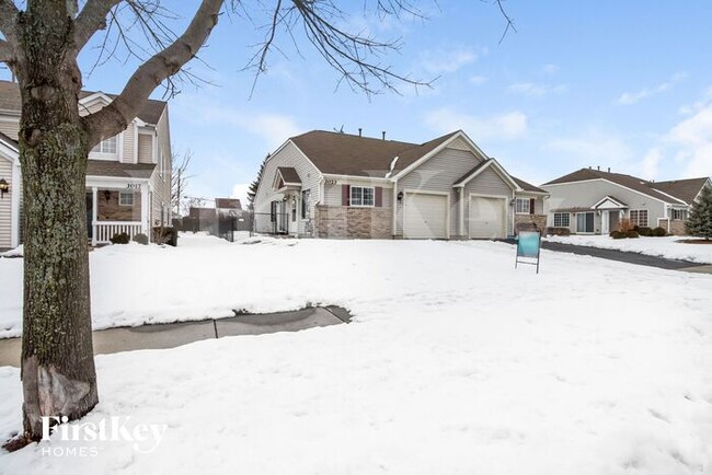 3023 Impressions Dr, Lake In the Hills, IL 60156 - photo 2