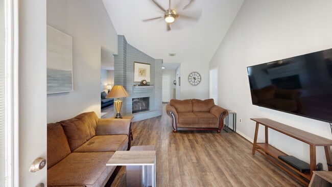 2610 Loganberry Cir, Seabrook, TX 77586 - photo 2