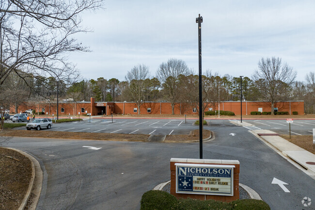 Nicholson Elementary School has a 10 to 1 student-teacher ratio.