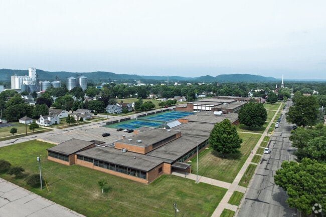 Lincoln Secondary School serves grades 7-12.