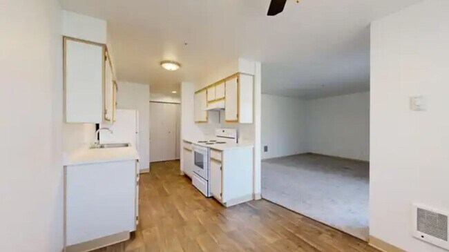 Parkhurst Apartments, Bremerton, WA 98310 - photo 3