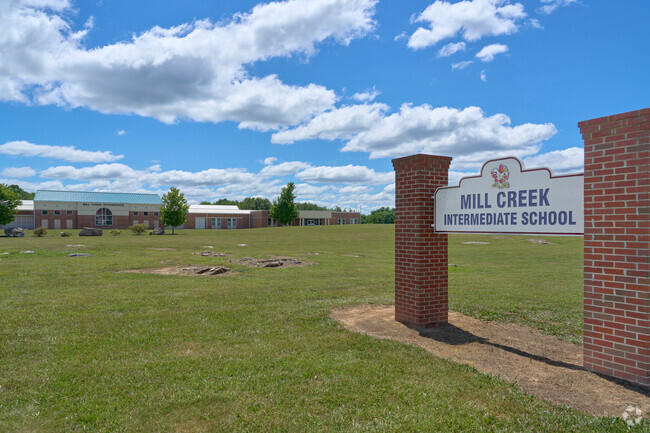 Mill Creek Intermediate School serves the students of Berkley County.
