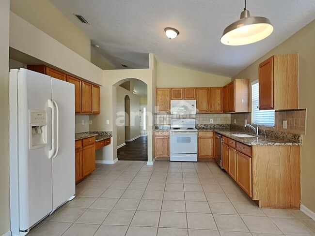10605 Egret Haven Ln, Riverview, FL 33578 - photo 3