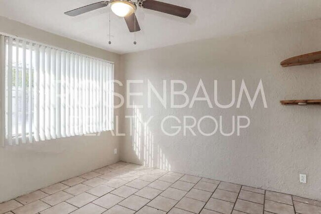 302 W Flores St unit 3, Tucson, AZ 85705 - photo 7