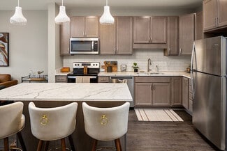 400 SW 11th St, Des Moines, IA 50309