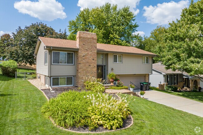 Classic split-level homes from the 1970s are the most common sight in Park West.