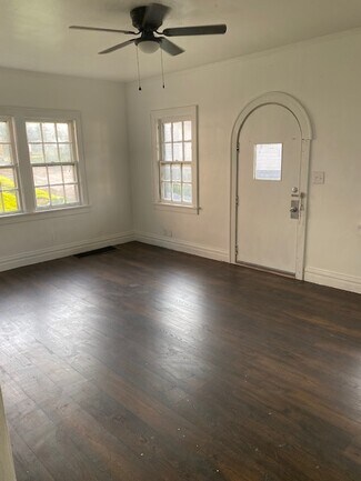 608 Carnegie St, Steubenville, OH 43952