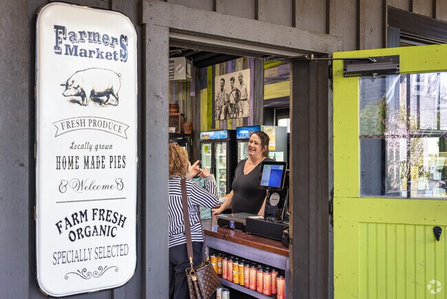 Prince's Farm Stand is a produce market with a fine selection of local fare in Mountainside, NJ.