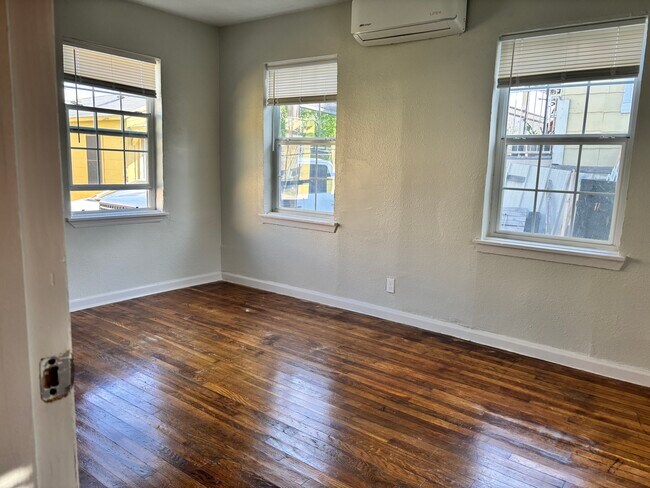 2225 W Olmos Dr unit 2, San Antonio, TX 78201 - photo 5