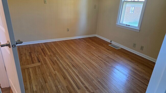 Master BR, hardwood floor
