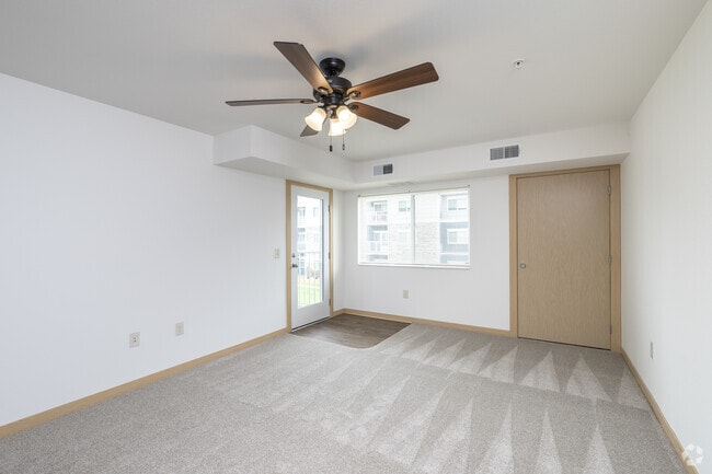 2BR, 2BA - 1,050SF - Living Room