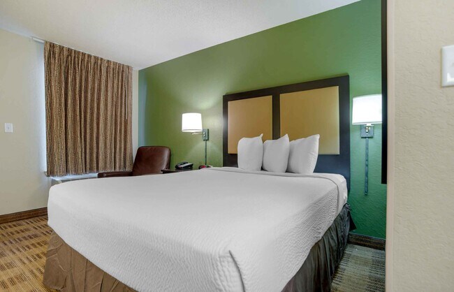 939 International Dr, Linthicum Heights, MD 21090 - photo 7