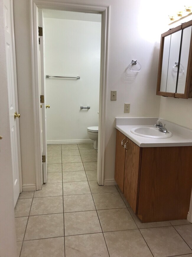 255 W 1100 N unit 1, Logan, UT 84341 - photo 7
