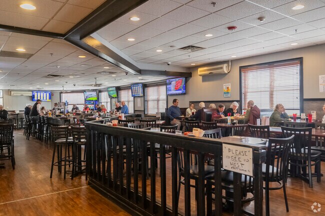 Mr. Mike's Italian Restaurant in Upper Main Street serves up classic Italian comfort food in a warm, welcoming, and family friendly atmosphere.