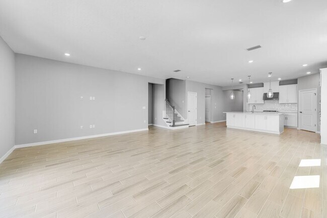 8562 Big Dipper Dr, Sarasota, FL 34241 - photo 2