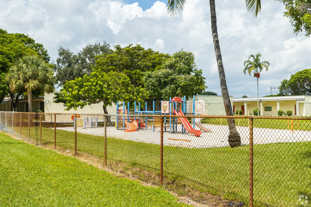 Collins Elementary is safe and fun place to grow and learn.