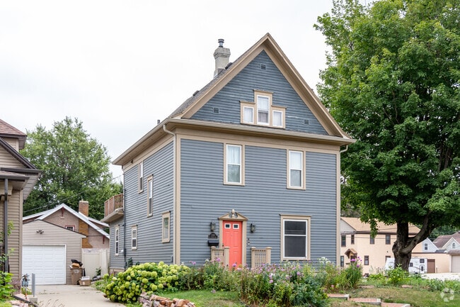 All Saints homes range in price from the lower $200,000s to $600,000.