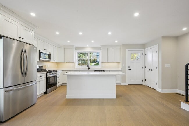 110 Stowe St, Fall River, MA 02720 - photo 2