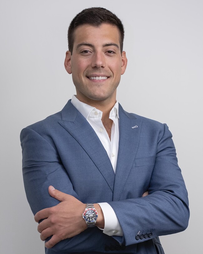 Agent Photo