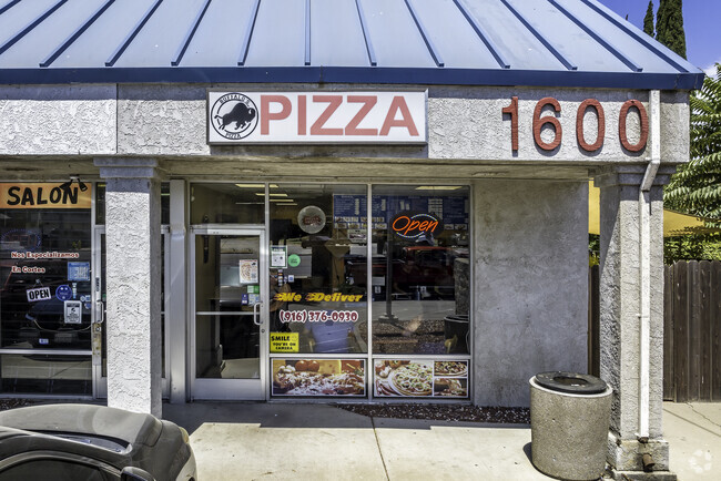 Dine in or take-out pizza from Buffalo's Pizza in Broderrick-Bryte.