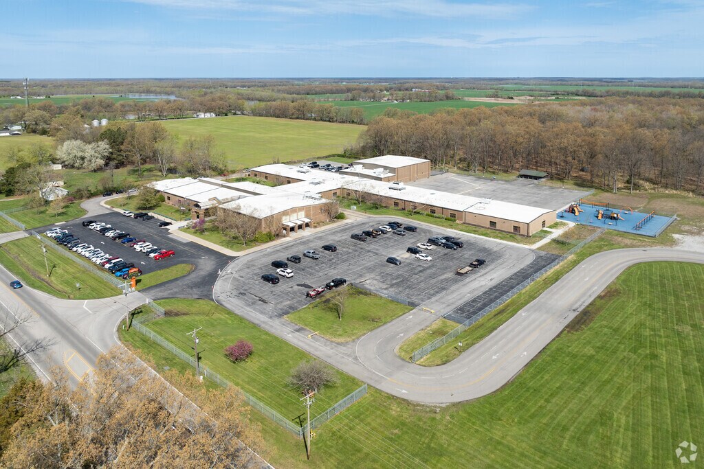 Herrin Community Elementary School has great after school programs.