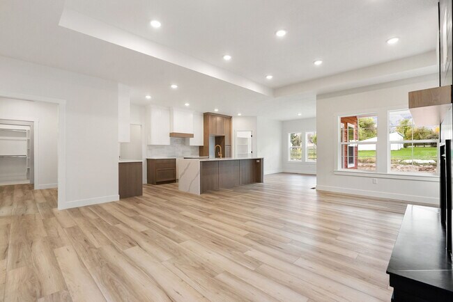 15-web-or-mls-2452-n-740 copy.jpg