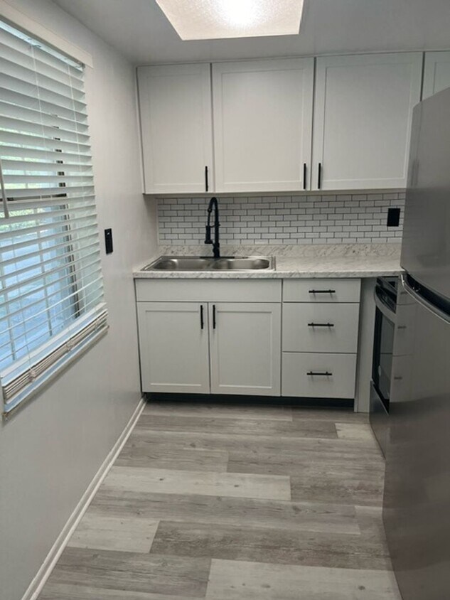 Sunquest Apartments 1745 6th Ave SW, Vero Beach, FL