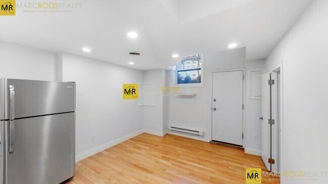 389 Beacon St unit 3, Boston, MA 02116 - photo 3