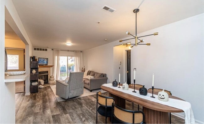 867 Amanda Ln, Pontiac, MI 48340 - photo 4