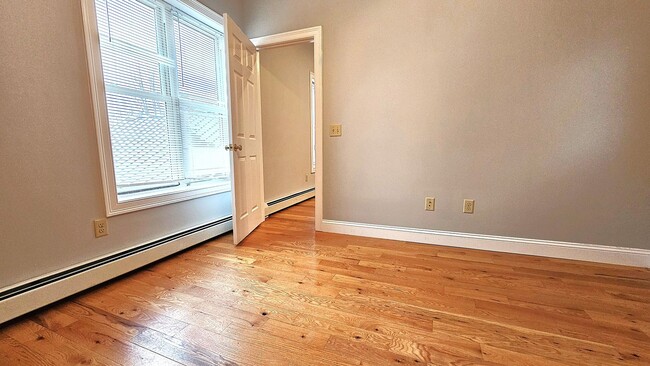 85 Park St unit 2, Burlington, VT 05401 - photo 4