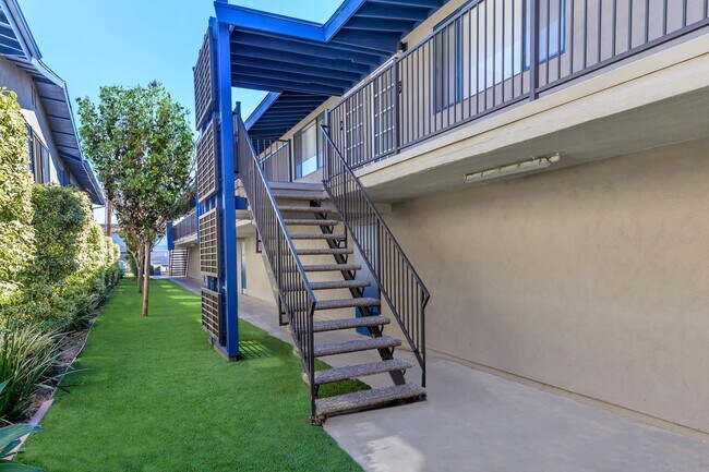 Pacific Villas, Costa Mesa, CA 92627 - photo 5