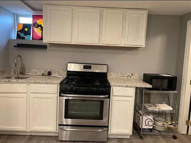 4014 Annellen Rd unit 2, Baltimore, MD 21215 - photo 6