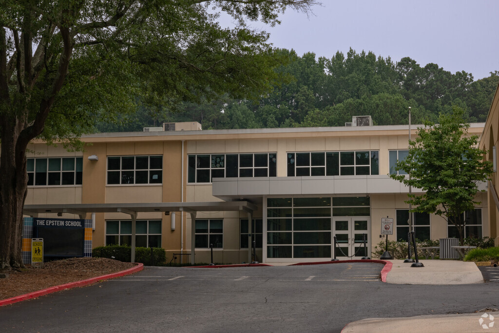 Main entrance to The Epstein School in OTP Sandy Springs, Atlanta GA