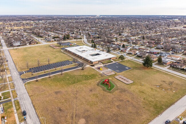 Serena Hills Elementary School is in Flossmoor School District No. 161.