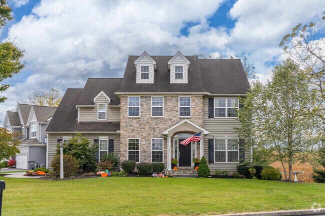 North Londonderry has colonial revivals and some new contemporary homes that buyers love.